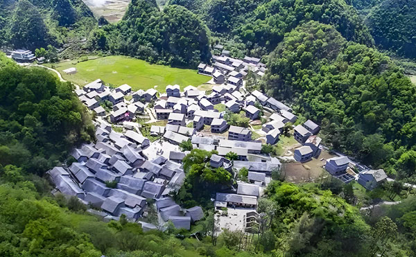 貴州鎮(zhèn)寧縣鄉(xiāng)鎮(zhèn)農(nóng)村規(guī)?；┧こ桃惑w化凈水裝置廠家直銷