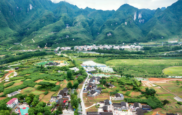 貴州銅仁農(nóng)村供水標(biāo)準(zhǔn)化改造水廠全自動一體化凈水器選擇什么?