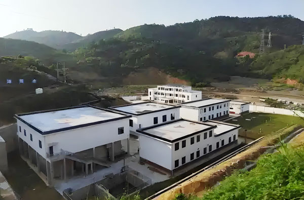 甘肅隴南村鎮(zhèn)飲水水中泥沙多用什么凈水設(shè)備處理？
