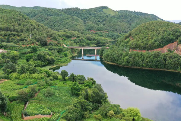 陜南地區(qū)水庫水處理成自來水用哪種凈水設(shè)備？