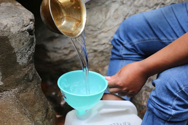 甘肅隴南8噸/小時(shí)人畜飲水適合裝哪種凈水設(shè)備?
